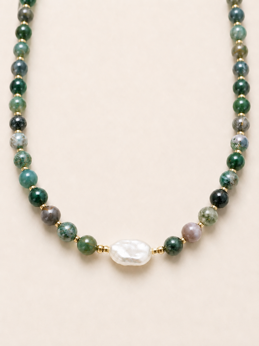 Collar perlas y cuentas verdes