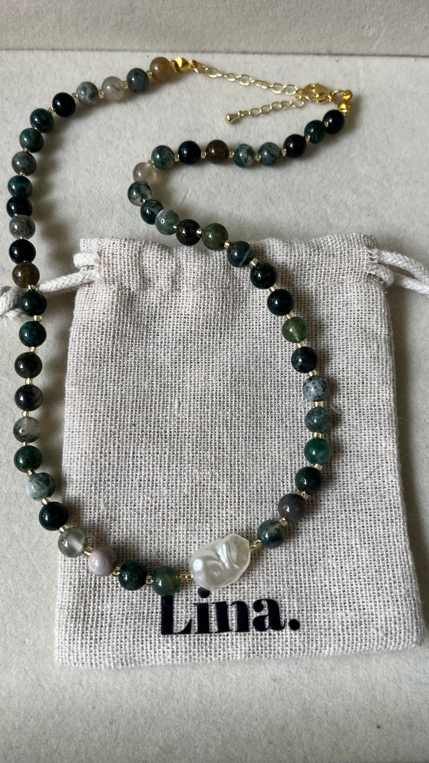 Collar perlas y cuentas verdes