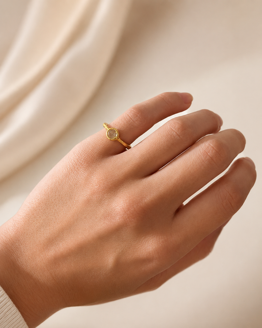 Anillo Circón labrado